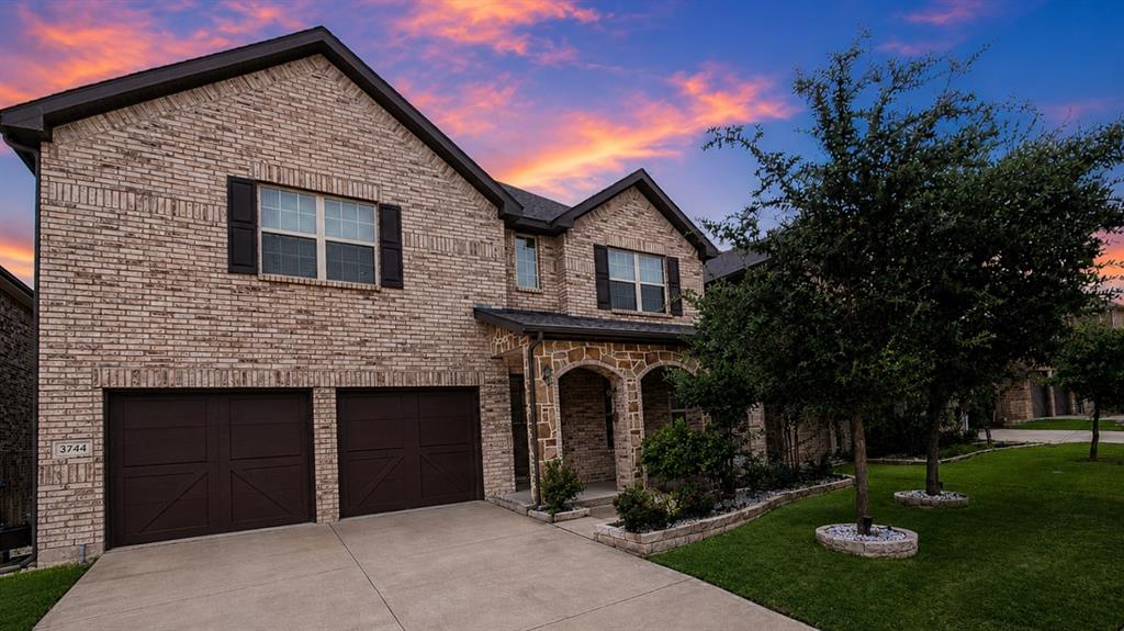 3744 Holly Brook Drive Property Photo 3