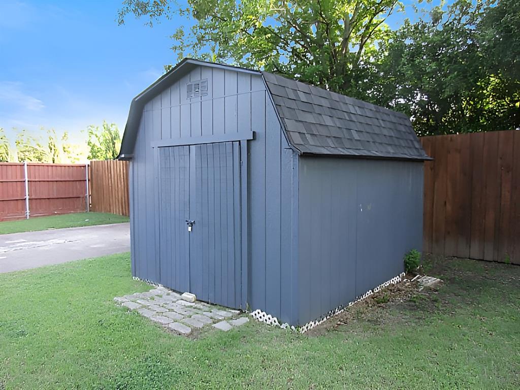 1721 Melrose Street Property Photo 28