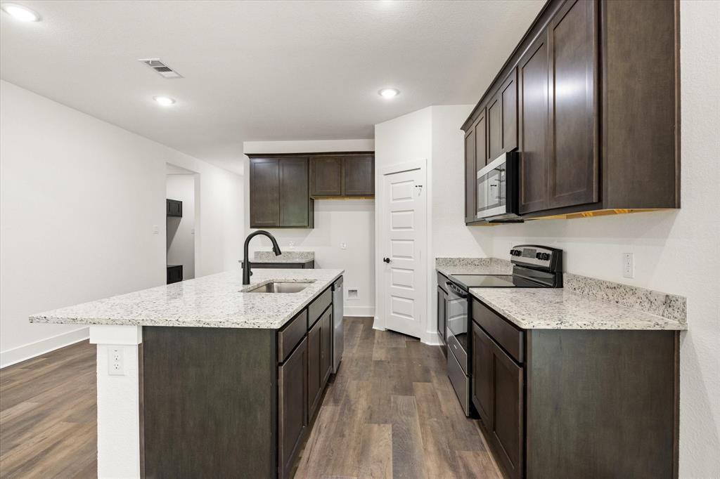 465 Peace Lily Way Property Photo 4
