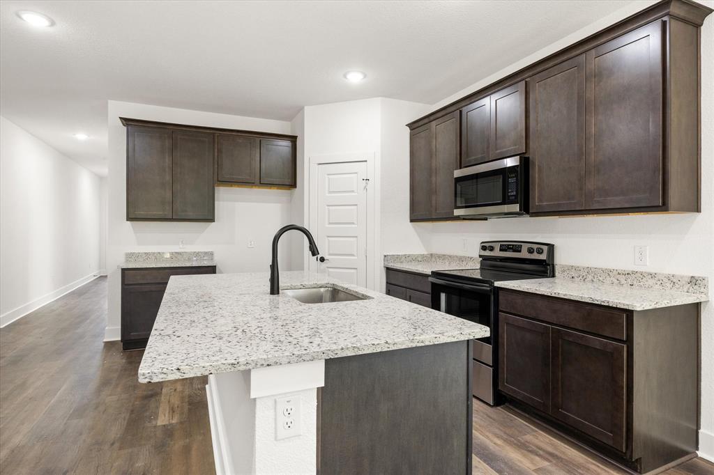 465 Peace Lily Way Property Photo 5
