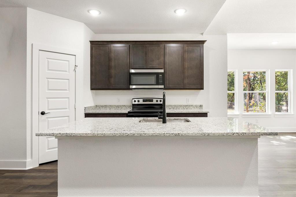 465 Peace Lily Way Property Photo 6