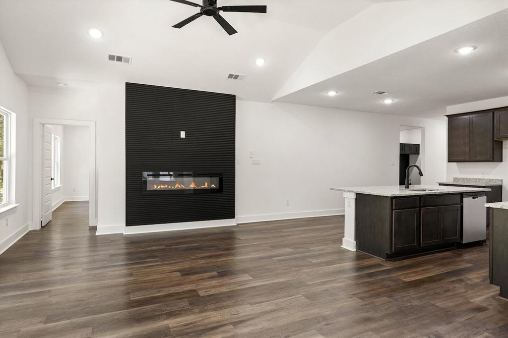 465 Peace Lily Way Property Photo 9