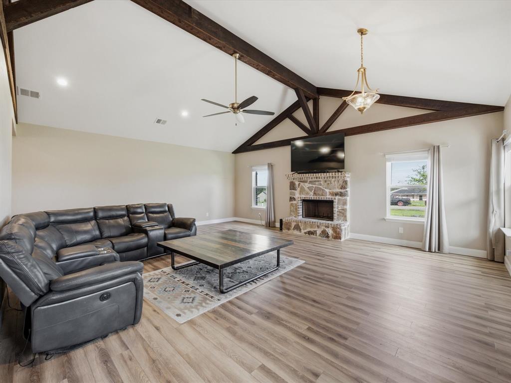 1032 Justin Drive Property Photo 5