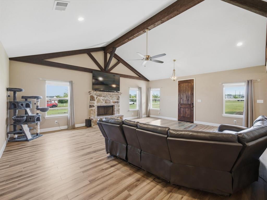1032 Justin Drive Property Photo 7
