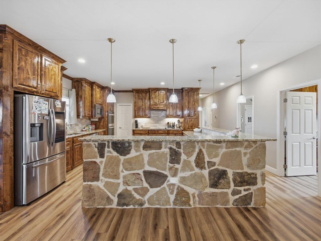 1032 Justin Drive Property Photo 8