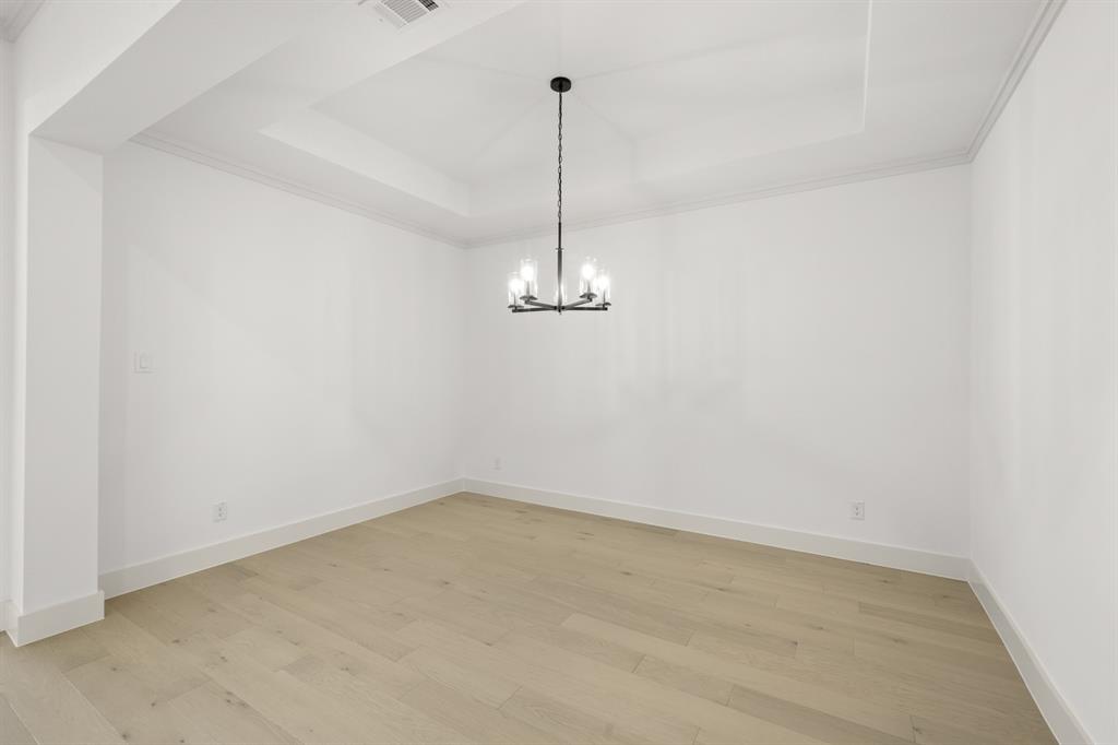 1630 Briarwood Property Photo 7