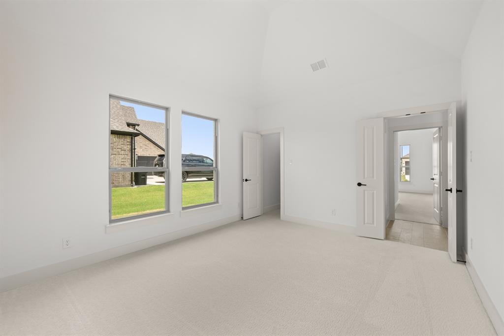 1630 Briarwood Property Photo 8