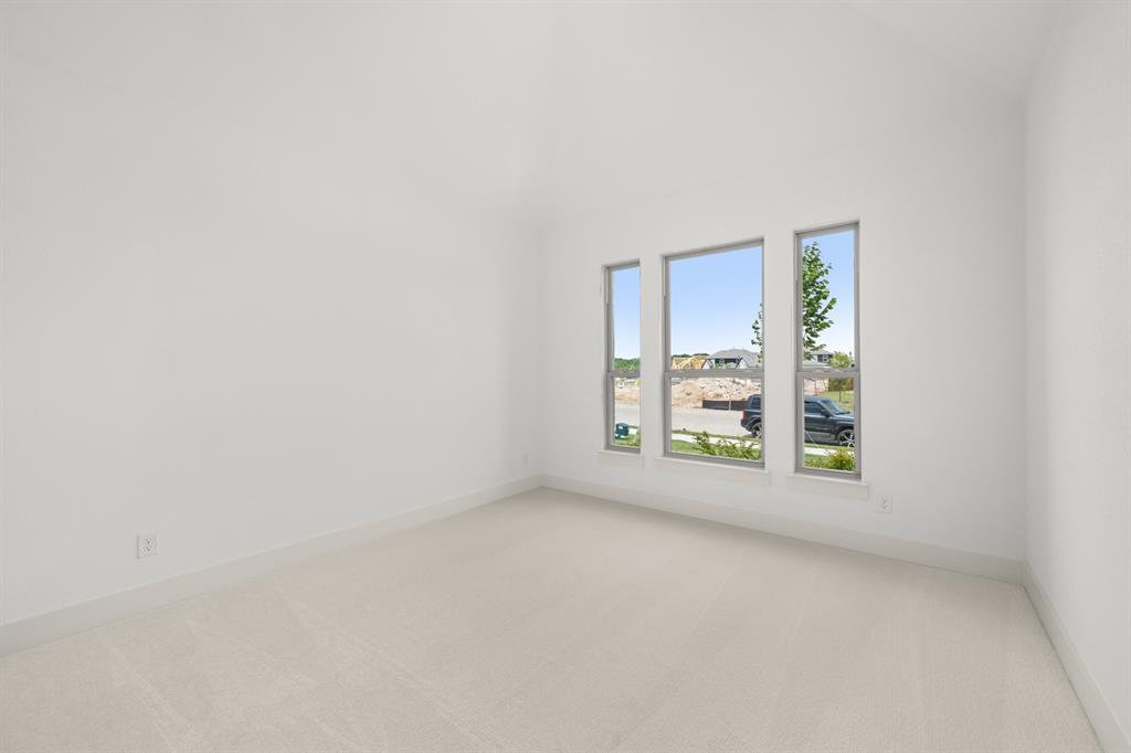 1630 Briarwood Property Photo 9