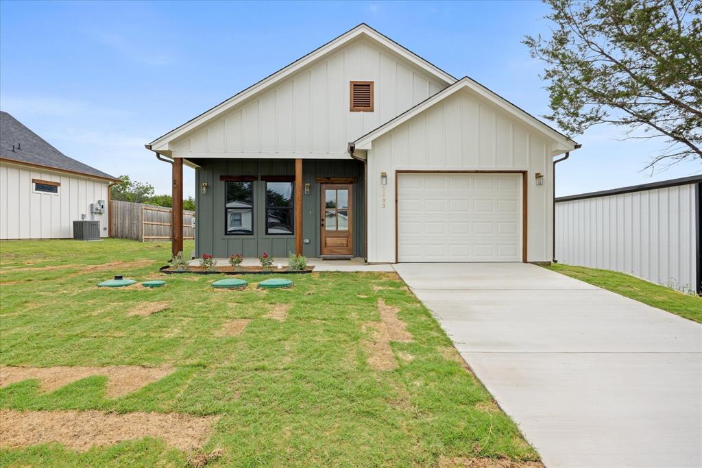 2603 Creekview Drive Property Photo 1