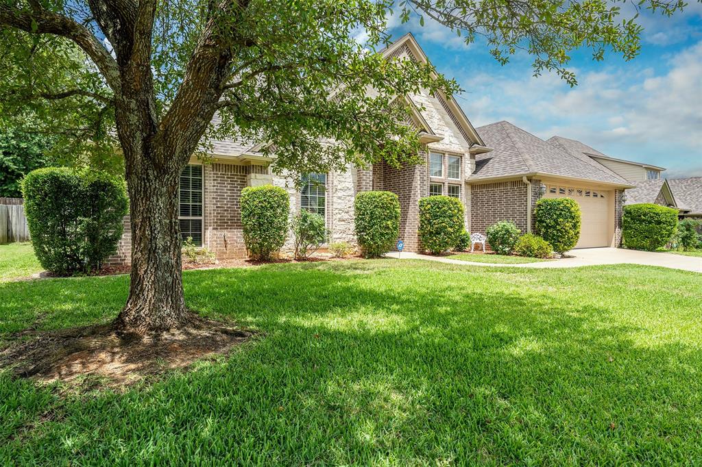 16532 Milwood Property Photo 2