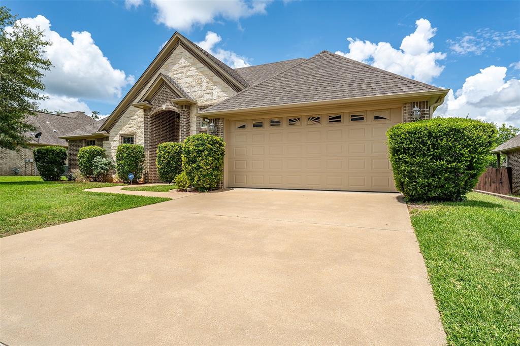 16532 Milwood Property Photo 3