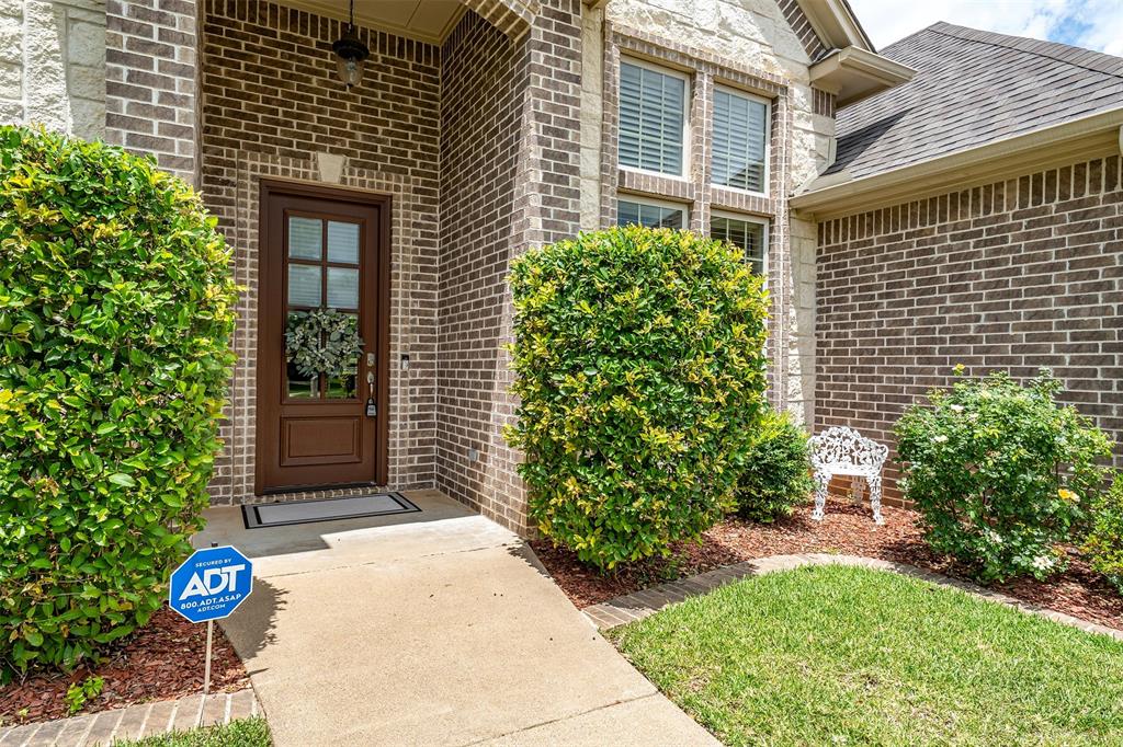 16532 Milwood Property Photo 4