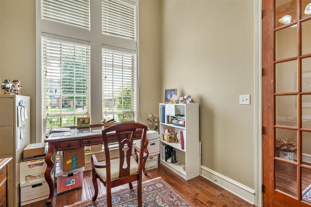 16532 Milwood Property Photo 6