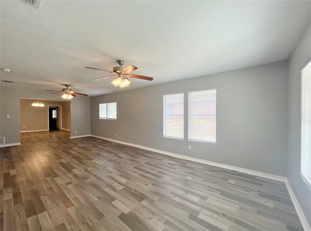 450 Everett Street Property Photo 3