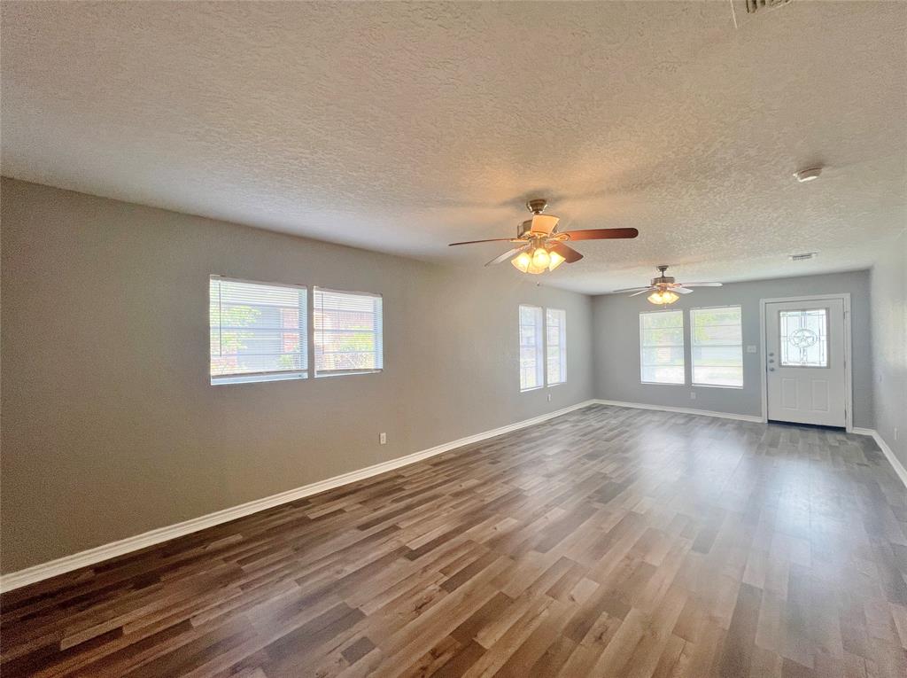 450 Everett Street Property Photo 5