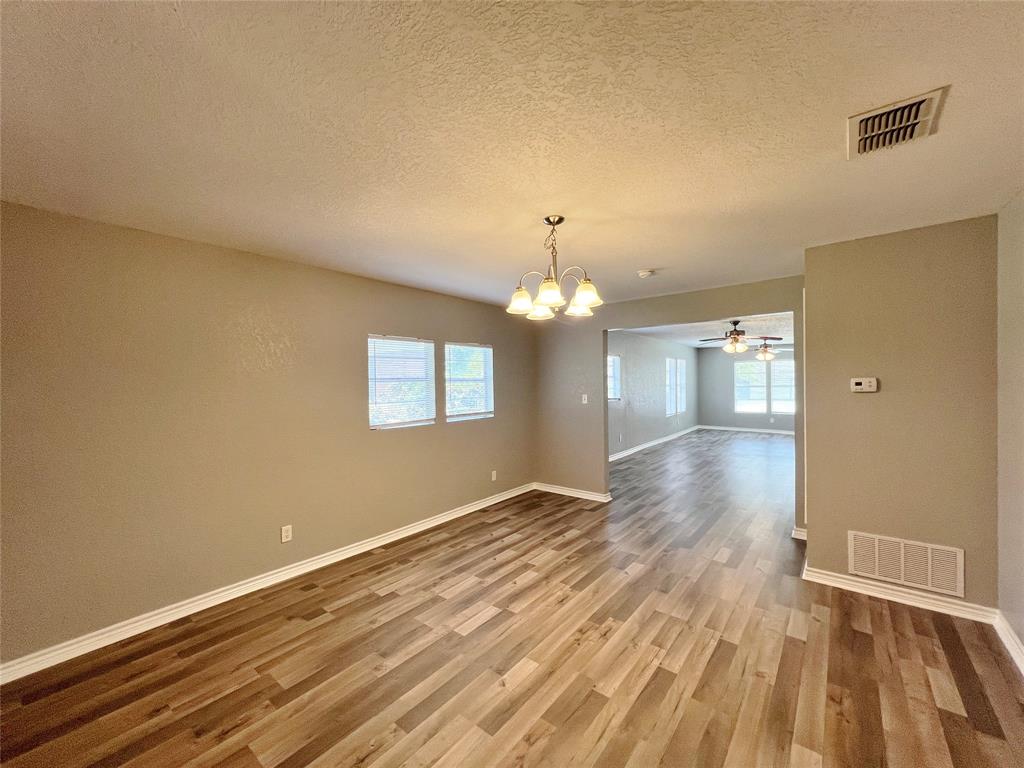 450 Everett Street Property Photo 6