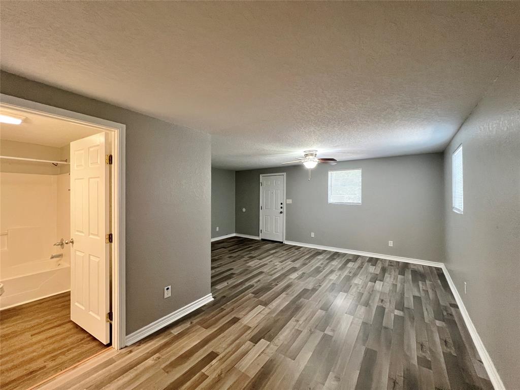 450 Everett Street Property Photo 11