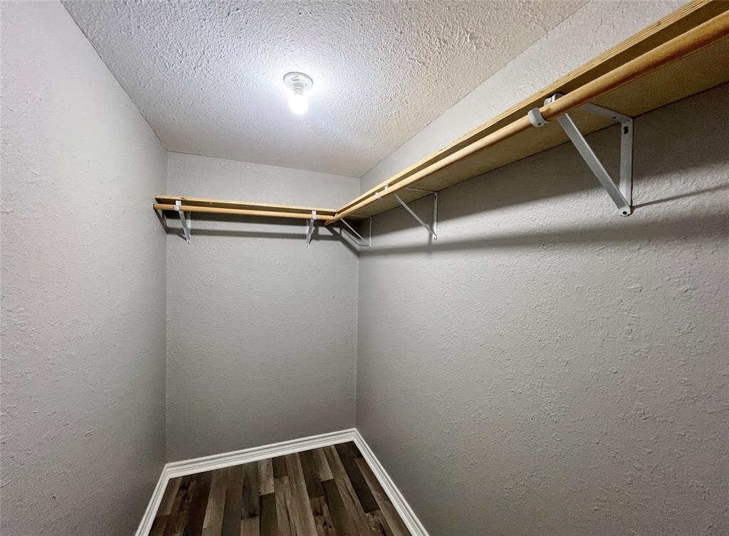 450 Everett Street Property Photo 13