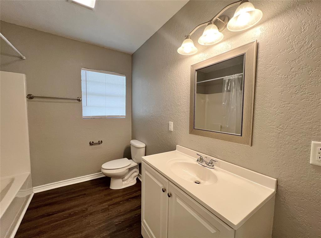450 Everett Street Property Photo 17