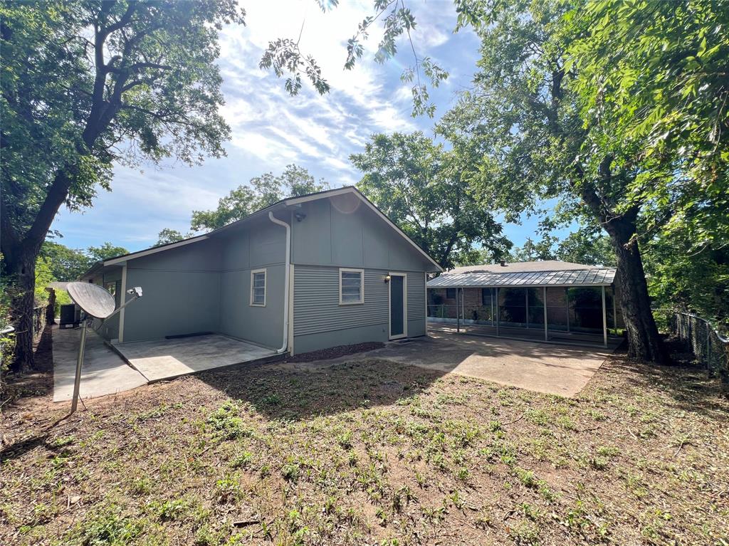 450 Everett Street Property Photo 19
