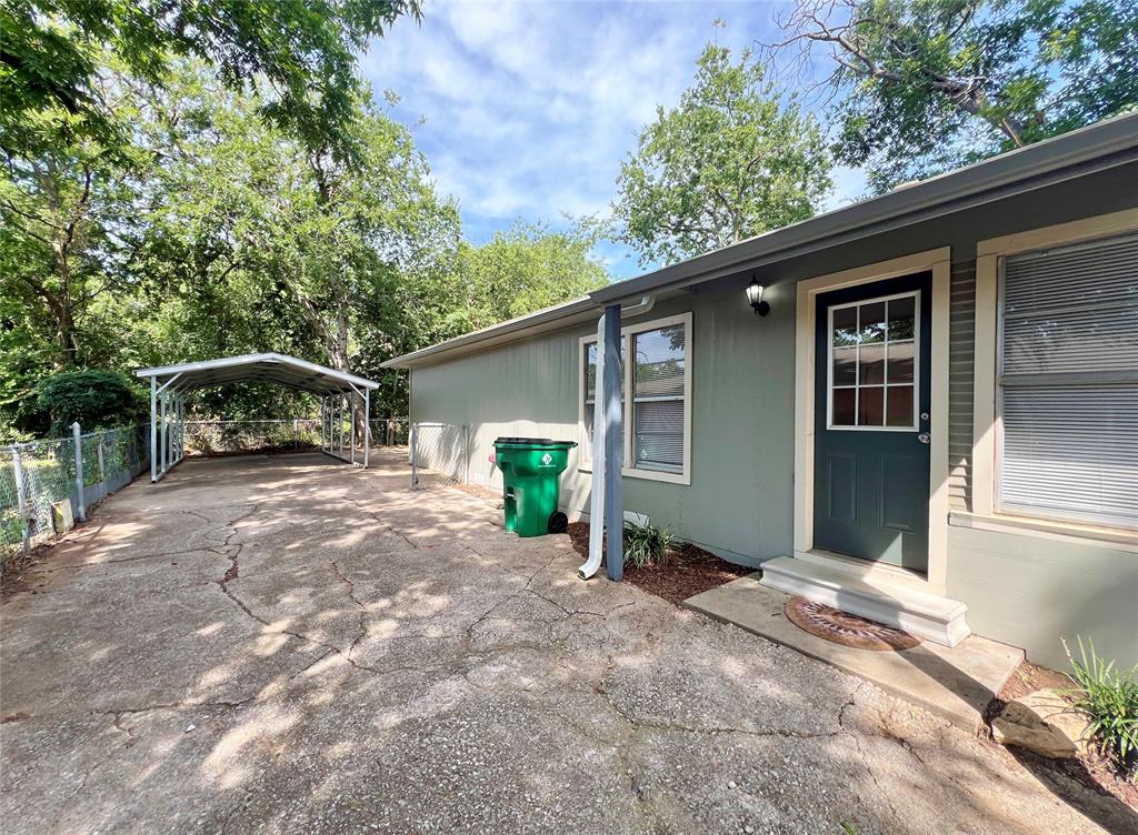 450 Everett Street Property Photo 20