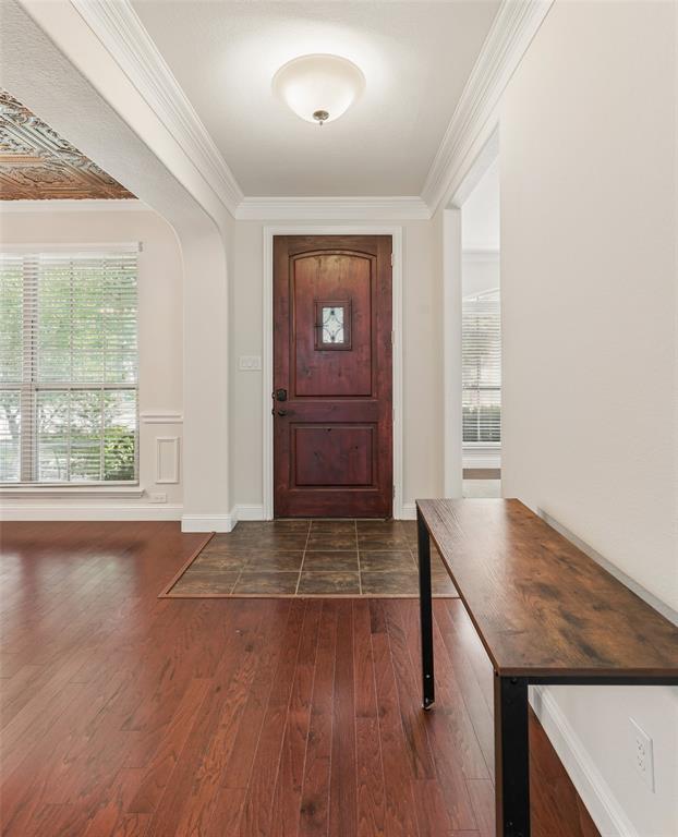 1374 Sandhurst Drive Property Photo 3