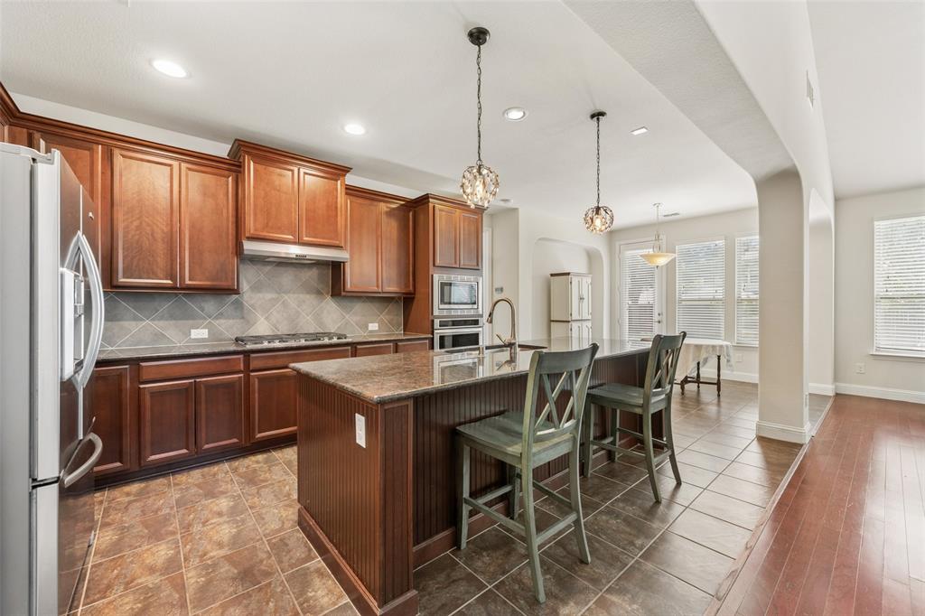 1374 Sandhurst Drive Property Photo 8