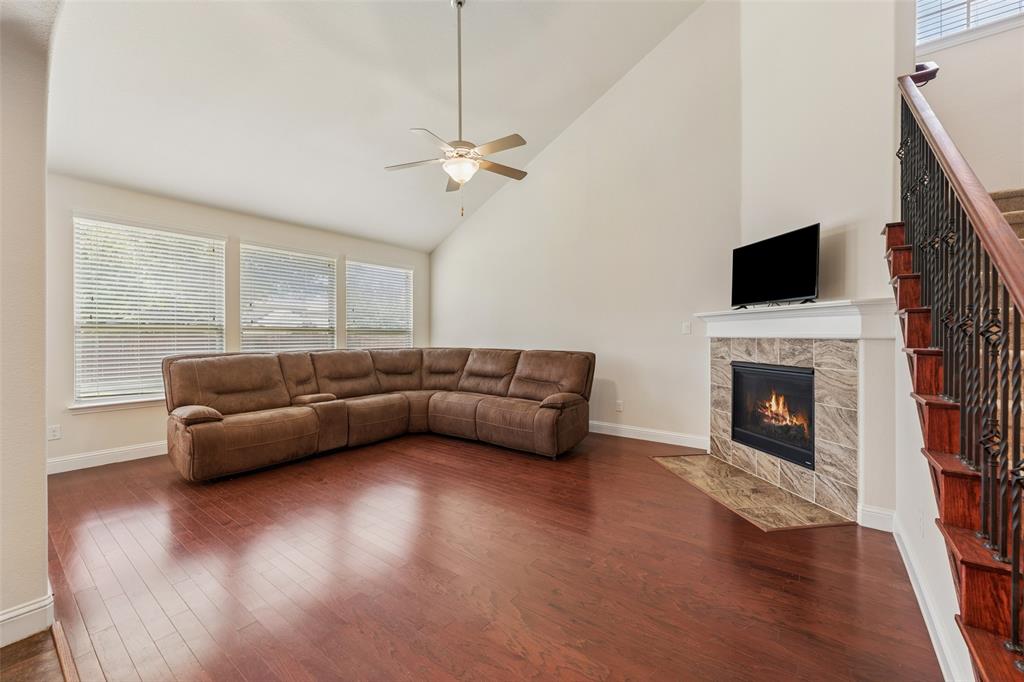 1374 Sandhurst Drive Property Photo 17