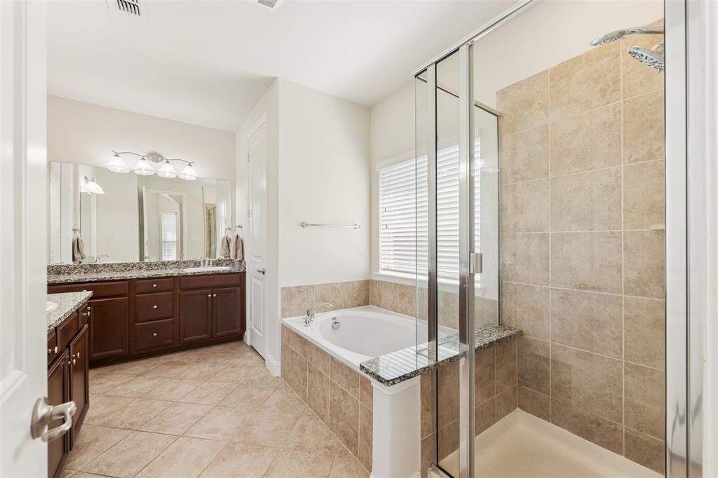 1374 Sandhurst Drive Property Photo 22