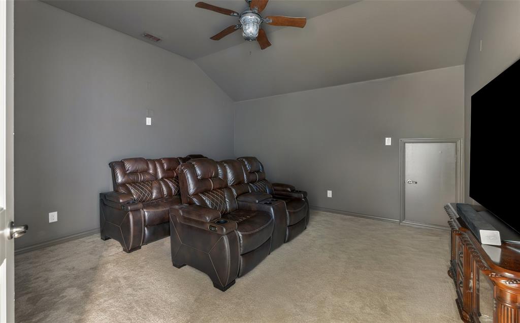 1374 Sandhurst Drive Property Photo 28