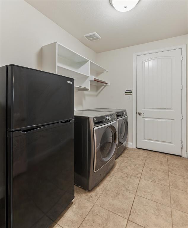 1374 Sandhurst Drive Property Photo 32
