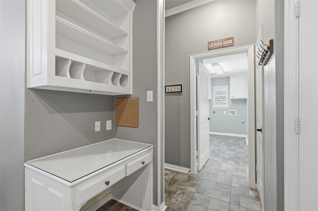 1109 Brook Arbor Drive Property Photo 16