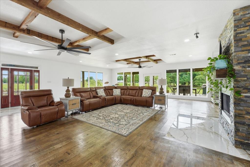 2641 County Road 4586 Property Photo 6