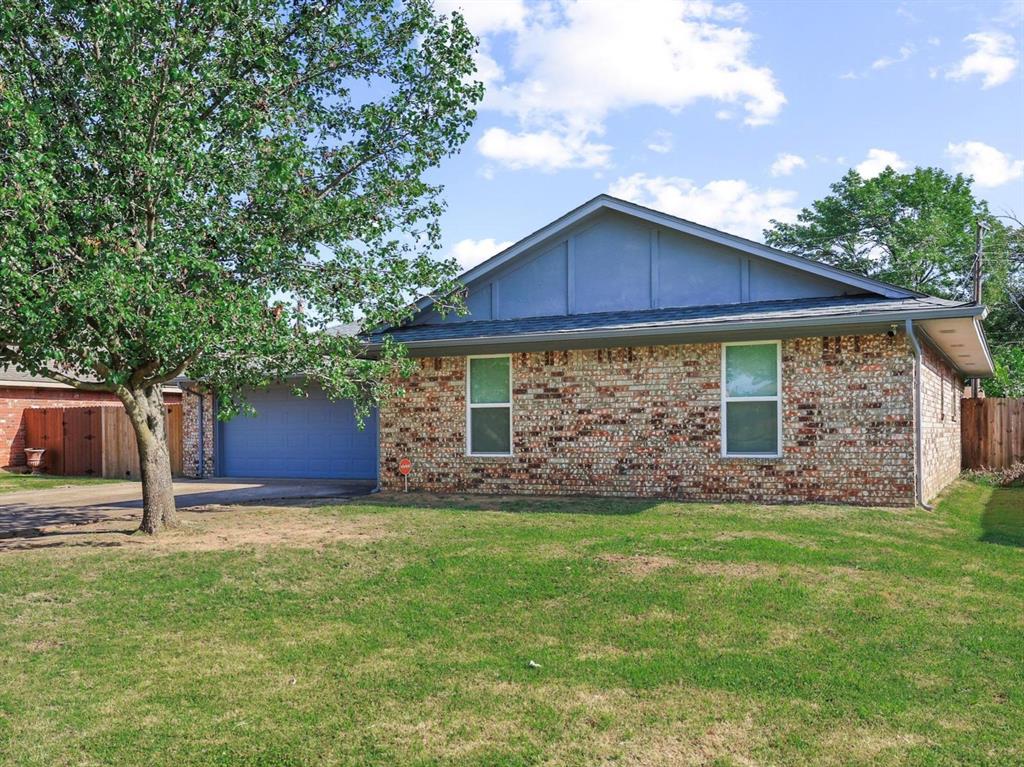2715 Regal Drive Property Photo 1