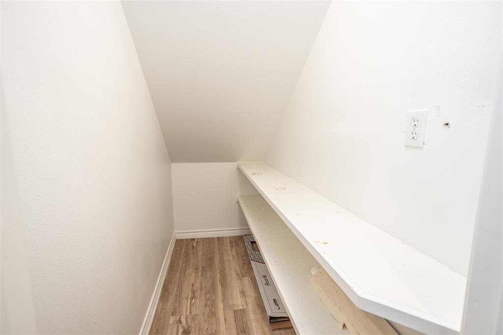 226 Gordon Street Property Photo 23