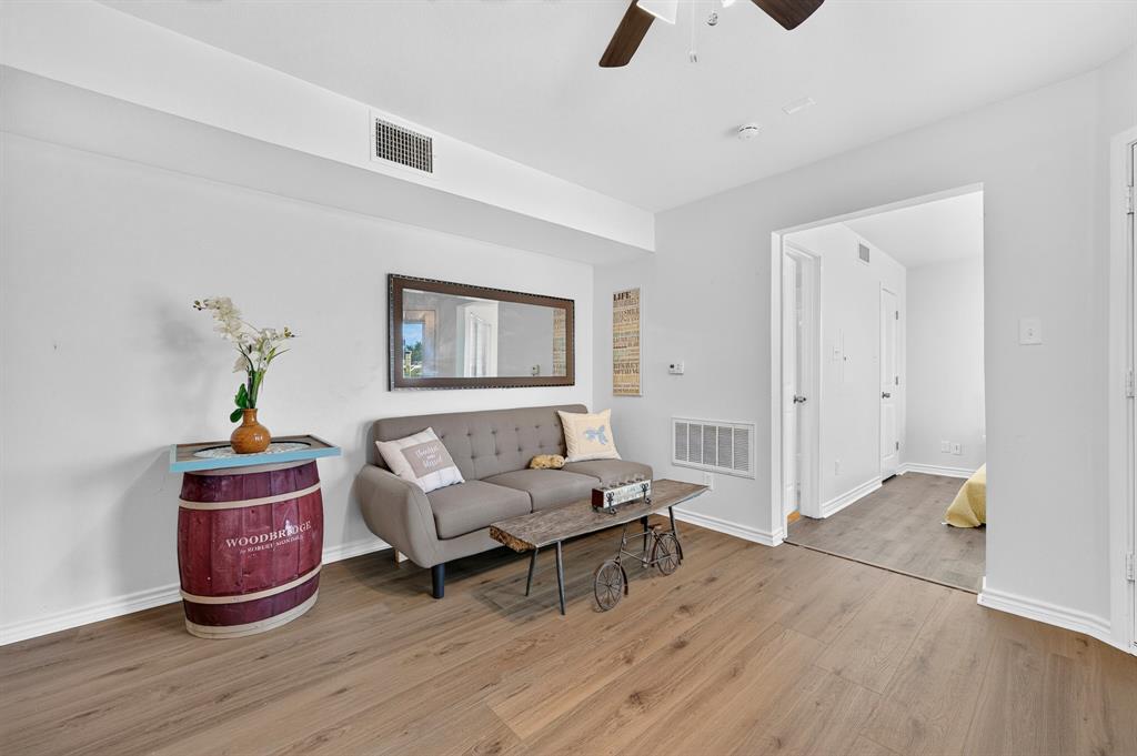 9829 Walnut Street 306 Property Photo 15
