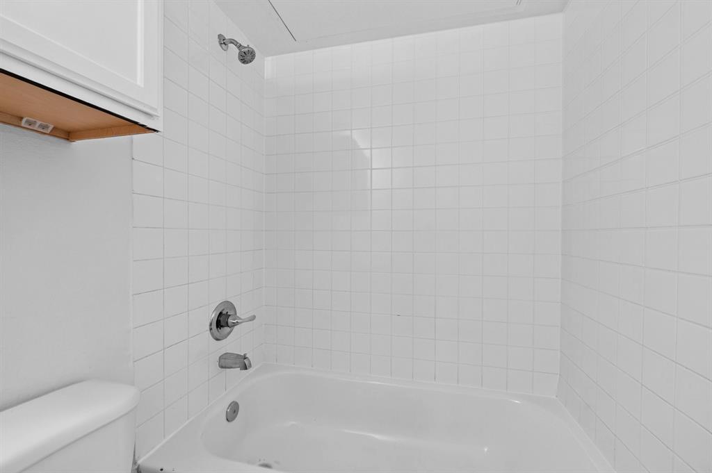 9829 Walnut Street 306 Property Photo 25