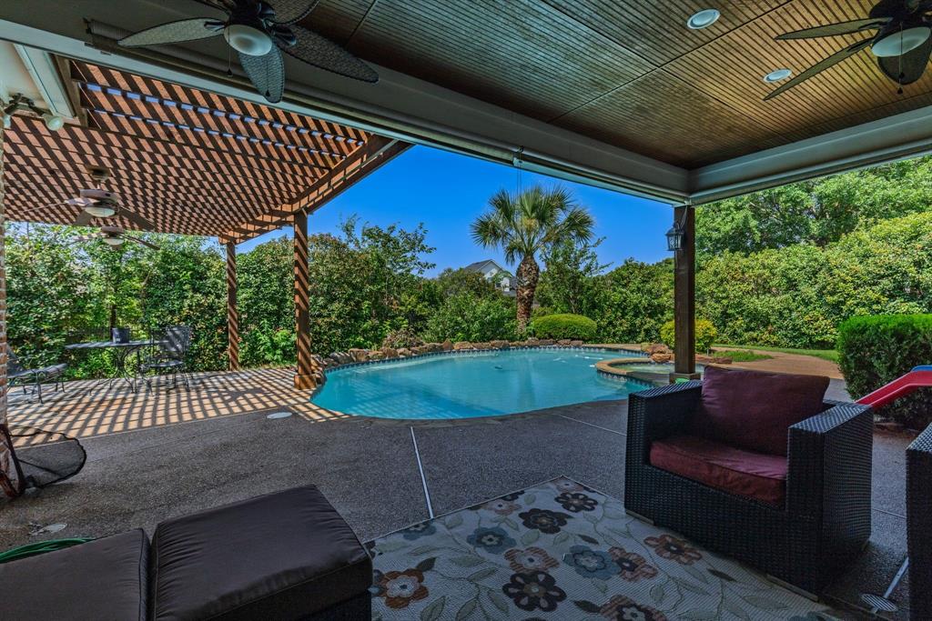 8406 Bridgewater Drive Property Photo 3
