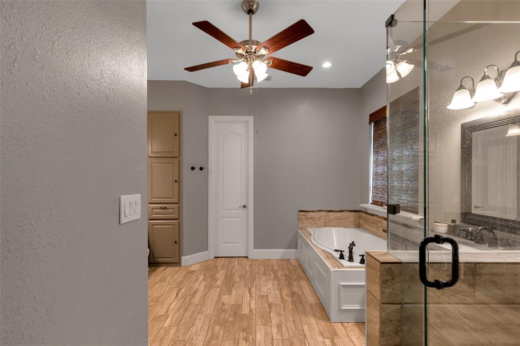 8406 Bridgewater Drive Property Photo 17
