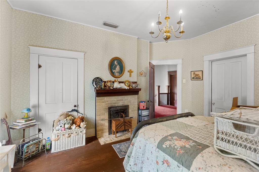 300 Hickory Street Property Photo 19