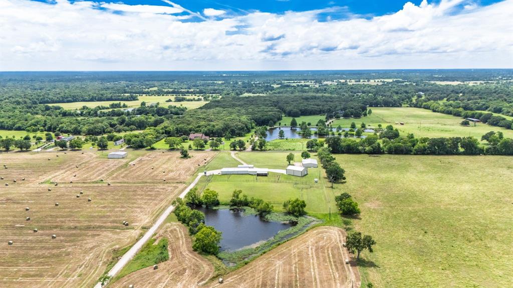 609 County Road 2421 Property Photo 28