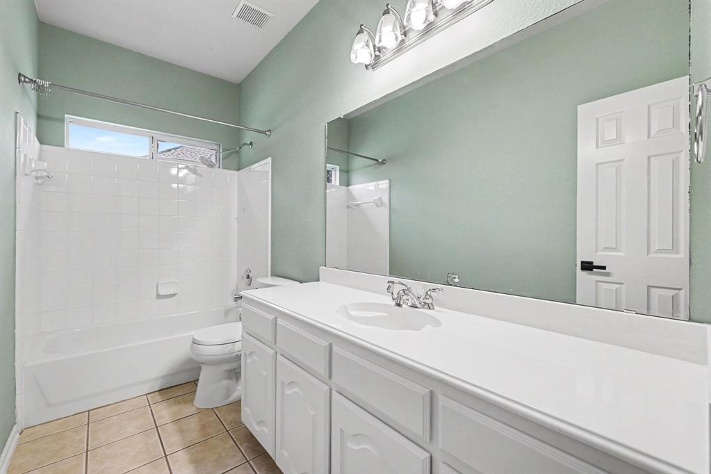 1166 Resaca Drive Property Photo 13
