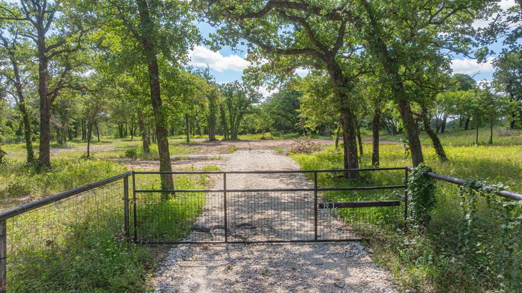 19715 S Highway 281 Property Photo 4