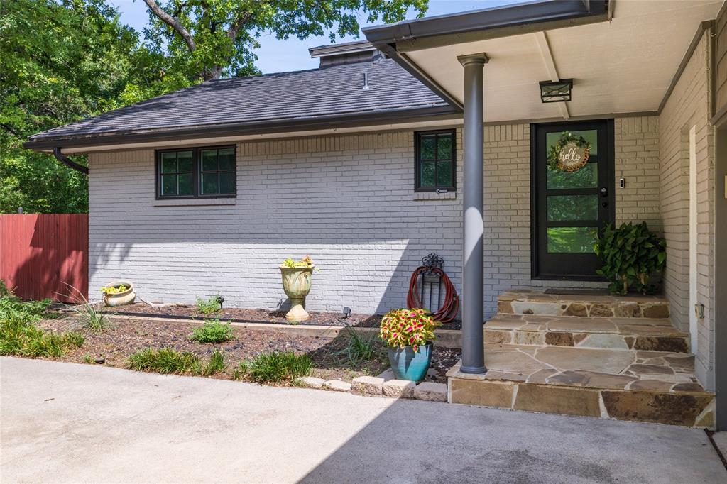 205 Timberlake Drive Property Photo 4