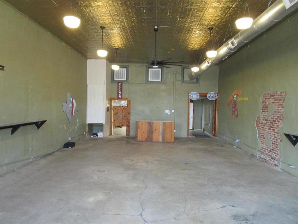 106 E Hayes Street Property Photo 4