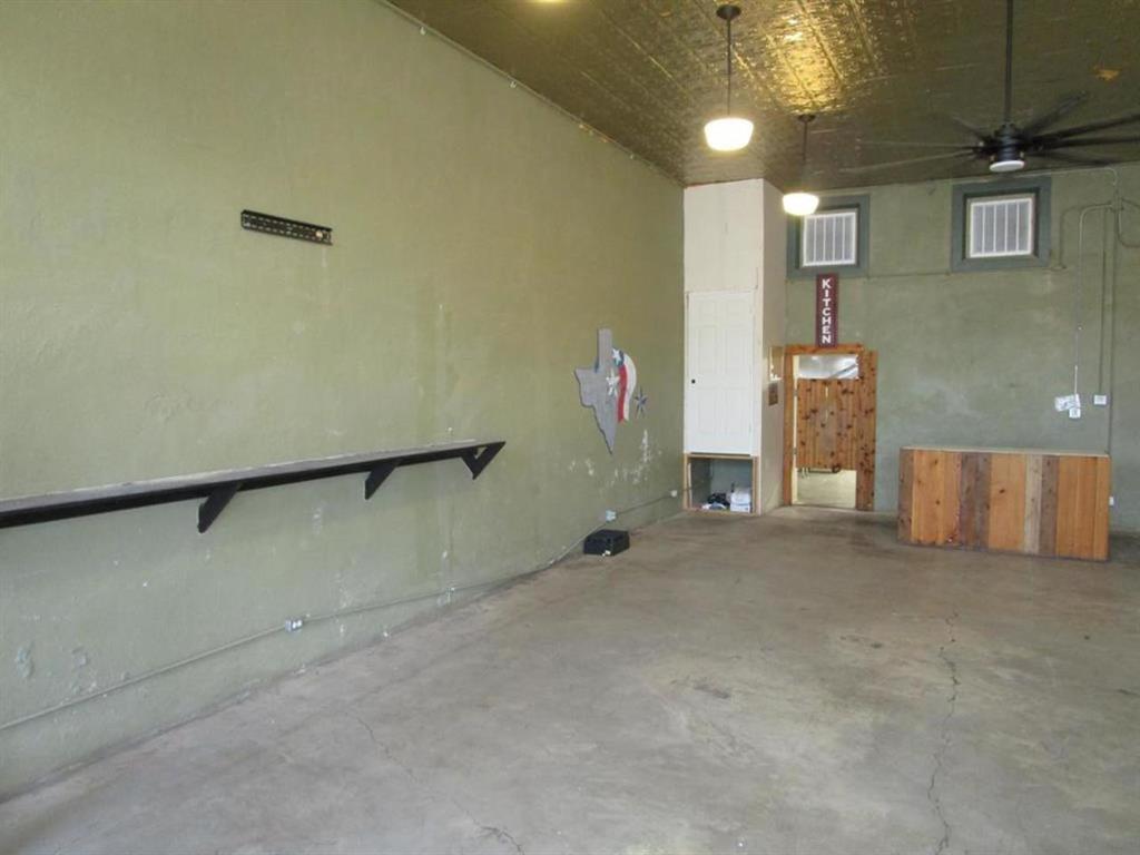 106 E Hayes Street Property Photo 6