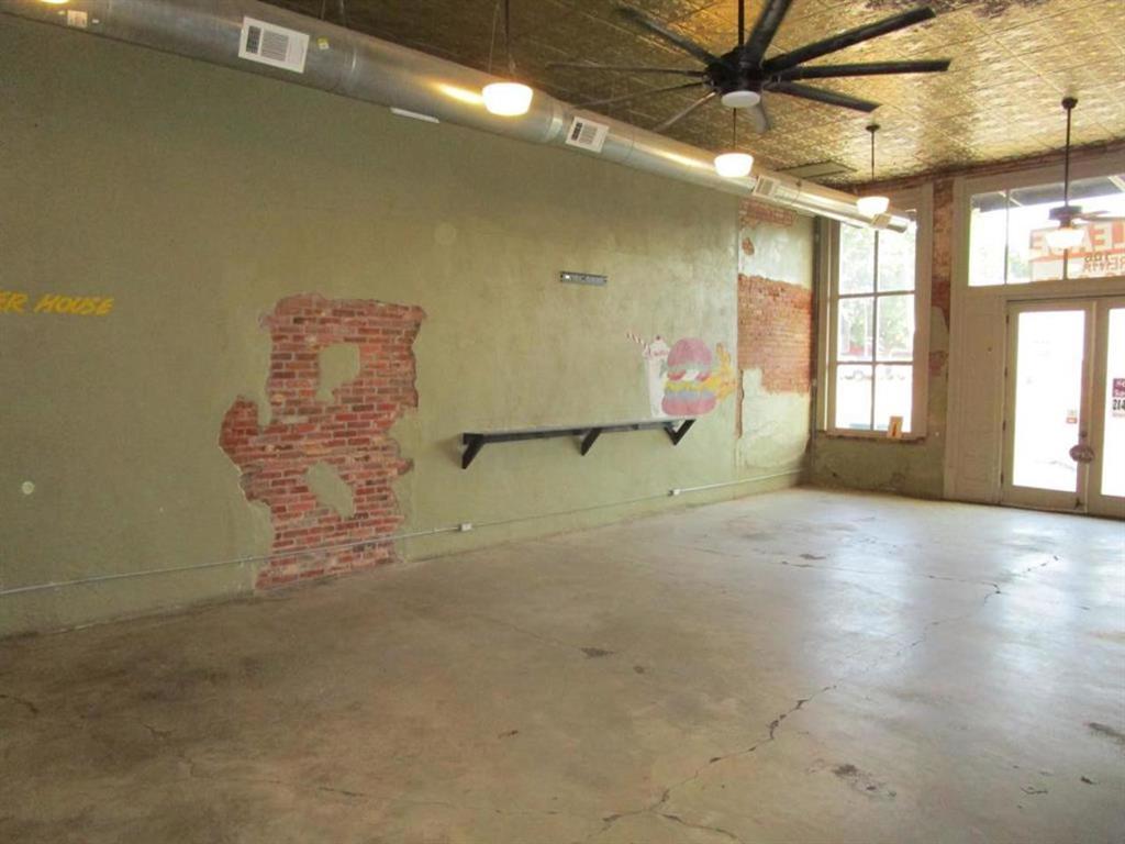 106 E Hayes Street Property Photo 9