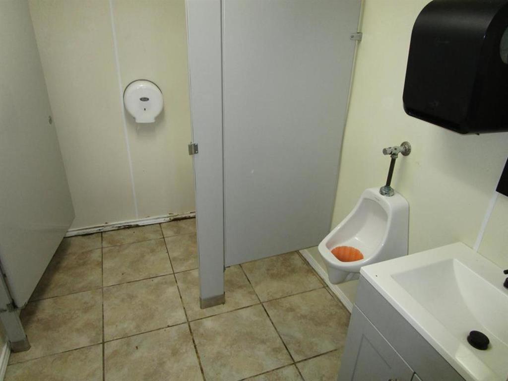106 E Hayes Street Property Photo 11