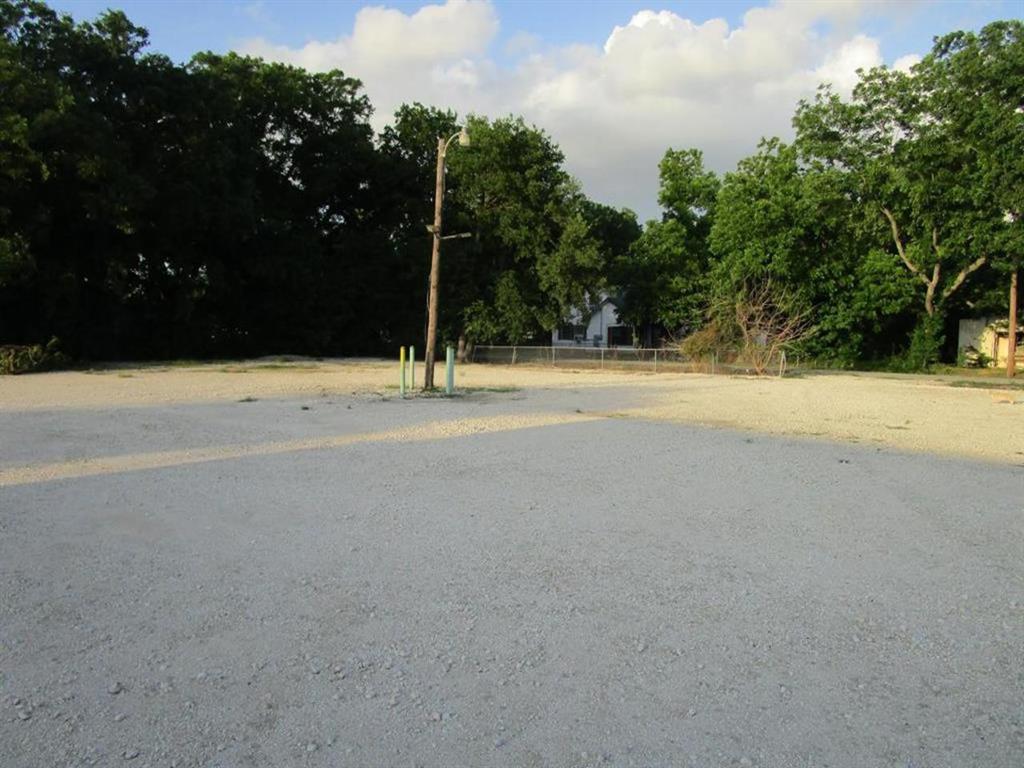 106 E Hayes Street Property Photo 17