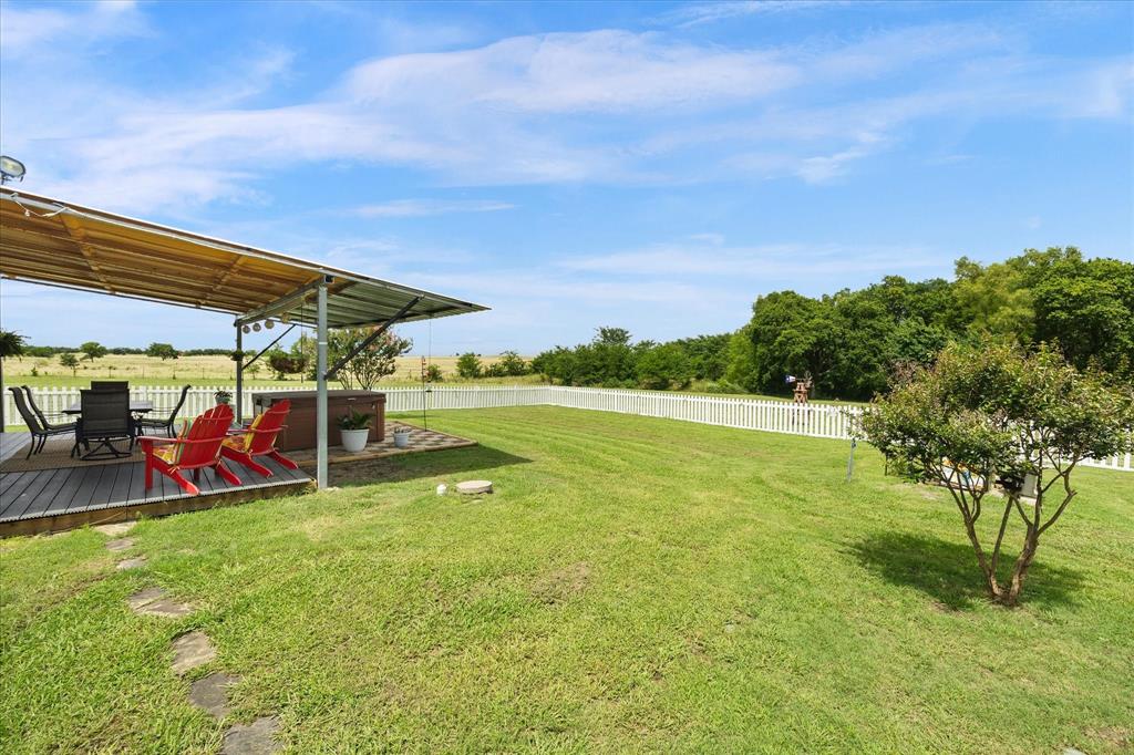 1028 Fm 1566 Property Photo 8